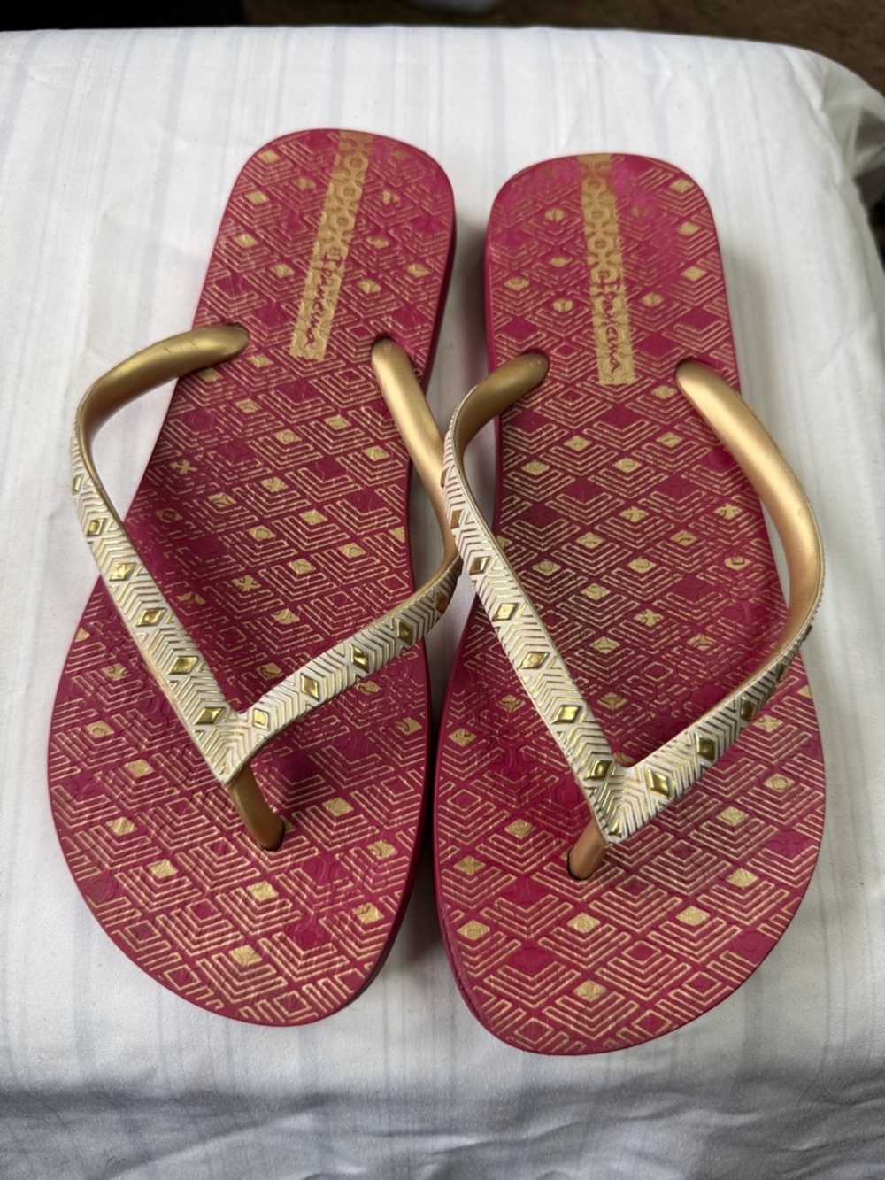 Ipanema Gold-Strap Pink Patterned Flip Flops